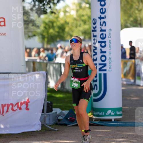 01.09.2024 - 17. Tribühne Triathlon Michael Strokosch http://msf.ph/oto/6904728 01.09.2024 11:06:06 Ziel 289, 298 meine-sportfotos.de