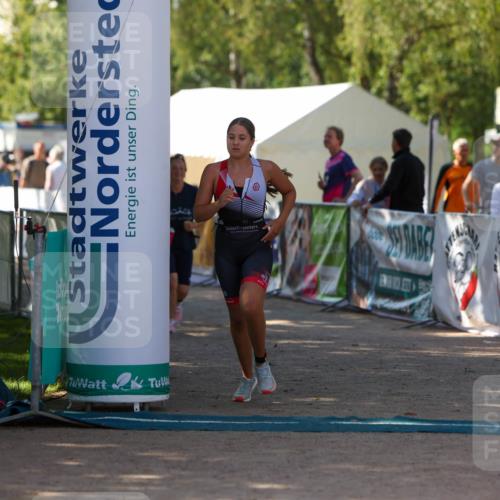 01.09.2024 - 17. Tribühne Triathlon Michael Strokosch http://msf.ph/oto/6905646 01.09.2024 11:08:33 Ziel 279, 1067 meine-sportfotos.de