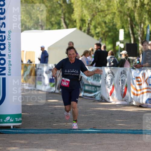 01.09.2024 - 17. Tribühne Triathlon Michael Strokosch http://msf.ph/oto/6905703 01.09.2024 11:08:36 Ziel 279, 1067 meine-sportfotos.de
