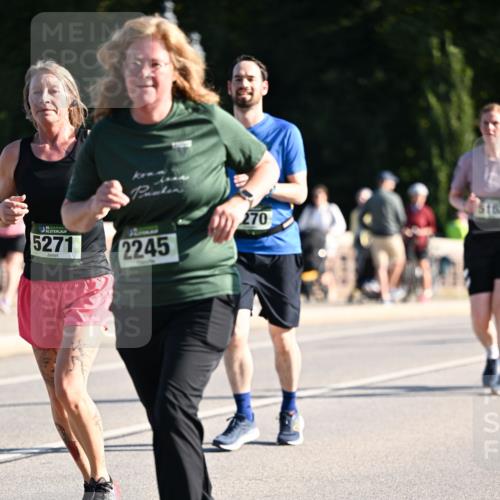 01.09.2024 - BARMER Alsterlauf Dr. Thomas Lammeyer http://msf.ph/oto/6905949 01.09.2024 09:41:35 Laufen 135, 5271, 2245, 270, 516 meine-sportfotos.de