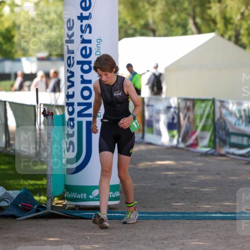 01.09.2024 - 17. Tribühne Triathlon Michael Strokosch http://msf.ph/oto/6906724 01.09.2024 11:13:05 Ziel 178 meine-sportfotos.de