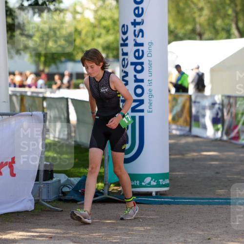 01.09.2024 - 17. Tribühne Triathlon Michael Strokosch http://msf.ph/oto/6906739 01.09.2024 11:13:06 Ziel 178 meine-sportfotos.de
