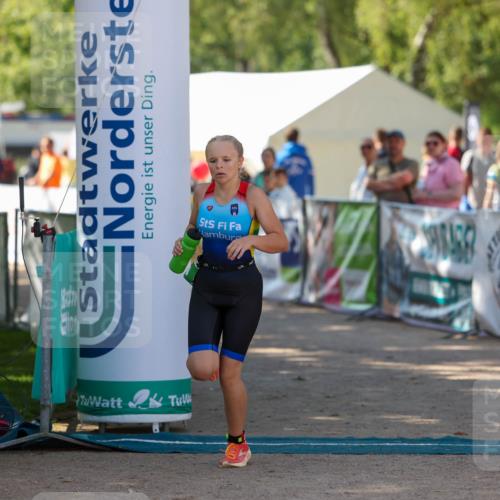 01.09.2024 - 17. Tribühne Triathlon Michael Strokosch http://msf.ph/oto/6907733 01.09.2024 11:25:51 Ziel 184 meine-sportfotos.de
