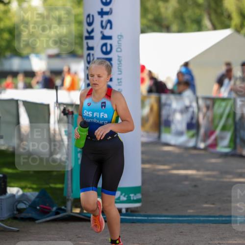 01.09.2024 - 17. Tribühne Triathlon Michael Strokosch http://msf.ph/oto/6907755 01.09.2024 11:25:52 Ziel 184 meine-sportfotos.de