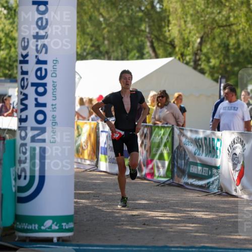 01.09.2024 - 17. Tribühne Triathlon Michael Strokosch http://msf.ph/oto/6908284 01.09.2024 11:47:01 Ziel 391, 397 meine-sportfotos.de