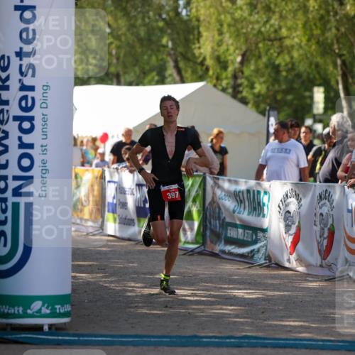 01.09.2024 - 17. Tribühne Triathlon Michael Strokosch http://msf.ph/oto/6908291 01.09.2024 11:47:01 Ziel 391, 397 meine-sportfotos.de