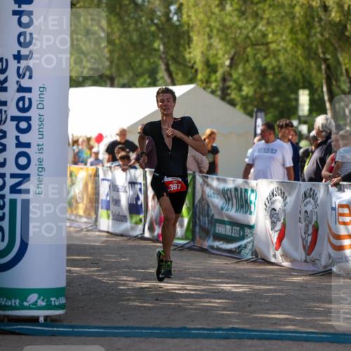 01.09.2024 - 17. Tribühne Triathlon Michael Strokosch http://msf.ph/oto/6908298 01.09.2024 11:47:02 Ziel 343, 391, 397 meine-sportfotos.de