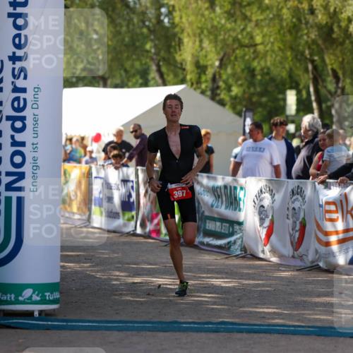 01.09.2024 - 17. Tribühne Triathlon Michael Strokosch http://msf.ph/oto/6908306 01.09.2024 11:47:02 Ziel 343, 391, 397 meine-sportfotos.de