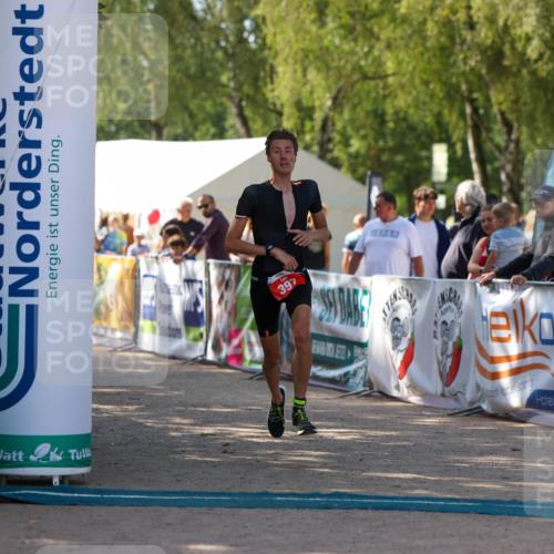 01.09.2024 - 17. Tribühne Triathlon Michael Strokosch http://msf.ph/oto/6908314 01.09.2024 11:47:02 Ziel 343, 391, 397 meine-sportfotos.de