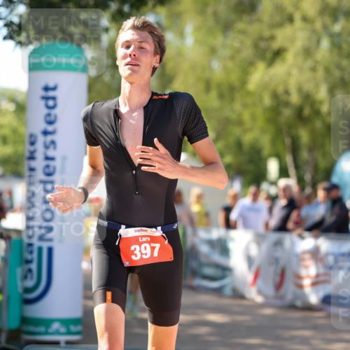 01.09.2024 - 17. Tribühne Triathlon Michael Strokosch http://msf.ph/oto/6908385 01.09.2024 11:47:05 Ziel 343, 391, 397 meine-sportfotos.de