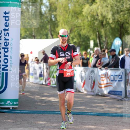01.09.2024 - 17. Tribühne Triathlon Michael Strokosch http://msf.ph/oto/6908400 01.09.2024 11:47:06 Ziel 343, 391, 397 meine-sportfotos.de