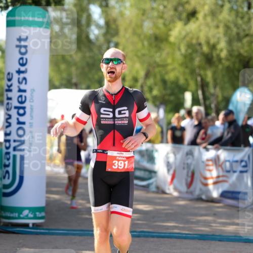 01.09.2024 - 17. Tribühne Triathlon Michael Strokosch http://msf.ph/oto/6908416 01.09.2024 11:47:07 Ziel 343, 391, 397 meine-sportfotos.de
