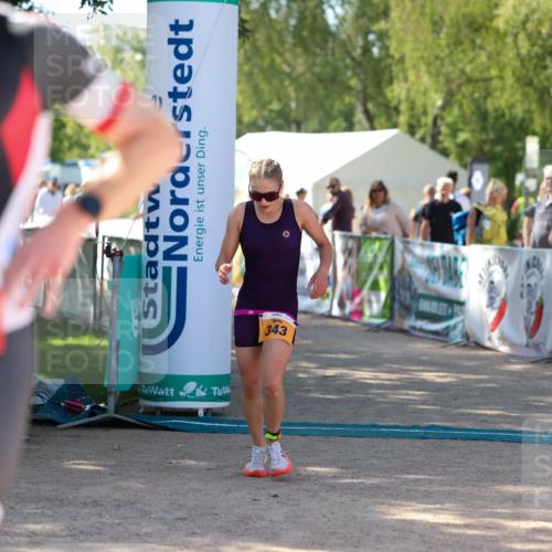 01.09.2024 - 17. Tribühne Triathlon Michael Strokosch http://msf.ph/oto/6908441 01.09.2024 11:47:09 Ziel 343, 391 meine-sportfotos.de