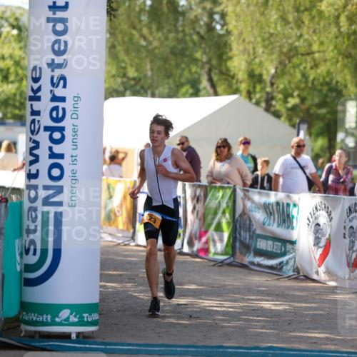 01.09.2024 - 17. Tribühne Triathlon Michael Strokosch http://msf.ph/oto/6908530 01.09.2024 11:47:19 Ziel 323, 338 meine-sportfotos.de