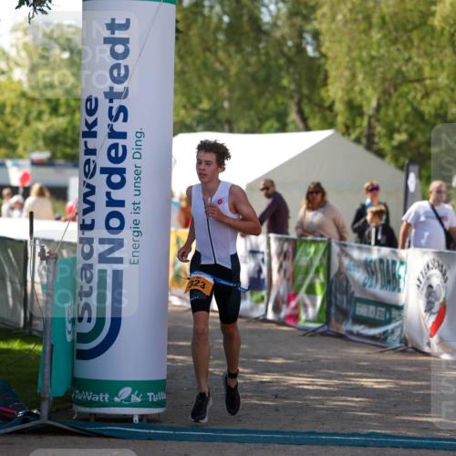 01.09.2024 - 17. Tribühne Triathlon Michael Strokosch http://msf.ph/oto/6908551 01.09.2024 11:47:20 Ziel 323, 338 meine-sportfotos.de