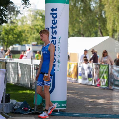 01.09.2024 - 17. Tribühne Triathlon Michael Strokosch http://msf.ph/oto/6908668 01.09.2024 11:47:27 Ziel 338 meine-sportfotos.de