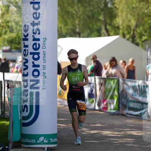 01.09.2024 - 17. Tribühne Triathlon Michael Strokosch http://msf.ph/oto/6908679 01.09.2024 11:48:11 Ziel 327 meine-sportfotos.de