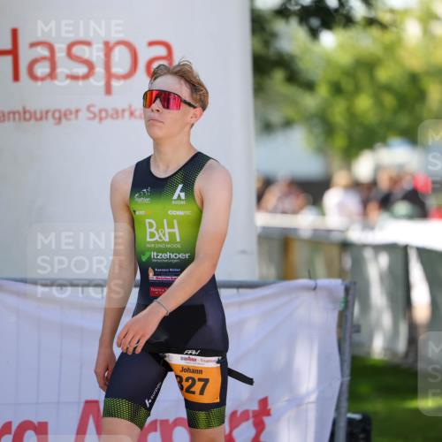 01.09.2024 - 17. Tribühne Triathlon Michael Strokosch http://msf.ph/oto/6908772 01.09.2024 11:48:14 Ziel 327 meine-sportfotos.de