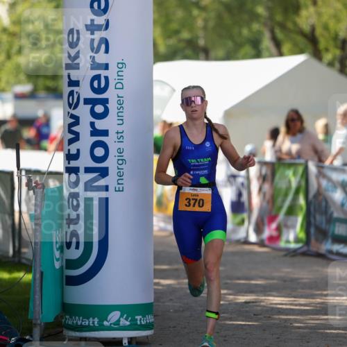 01.09.2024 - 17. Tribühne Triathlon Michael Strokosch http://msf.ph/oto/6908789 01.09.2024 11:49:05 Ziel 370 meine-sportfotos.de