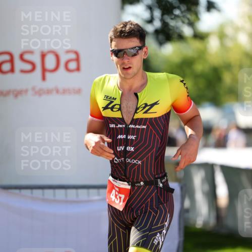 01.09.2024 - 17. Tribühne Triathlon Michael Strokosch http://msf.ph/oto/6908920 01.09.2024 11:49:59 Ziel 437 meine-sportfotos.de