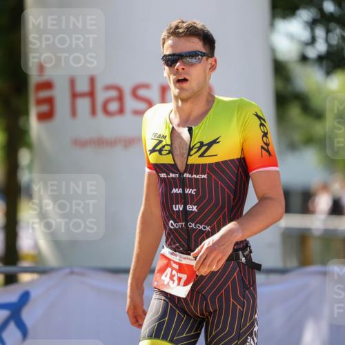 01.09.2024 - 17. Tribühne Triathlon Michael Strokosch http://msf.ph/oto/6908925 01.09.2024 11:50:00 Ziel 437 meine-sportfotos.de