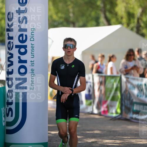 01.09.2024 - 17. Tribühne Triathlon Michael Strokosch http://msf.ph/oto/6908975 01.09.2024 11:50:17 Ziel 331 meine-sportfotos.de