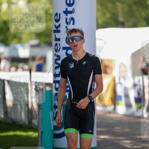 01.09.2024 - 17. Tribühne Triathlon Michael Strokosch http://msf.ph/oto/6909001 01.09.2024 11:50:19 Ziel 331 meine-sportfotos.de
