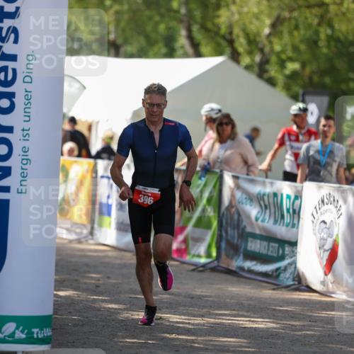 01.09.2024 - 17. Tribühne Triathlon Michael Strokosch http://msf.ph/oto/6909134 01.09.2024 11:51:19 Ziel 396 meine-sportfotos.de