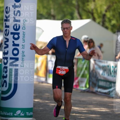 01.09.2024 - 17. Tribühne Triathlon Michael Strokosch http://msf.ph/oto/6909160 01.09.2024 11:51:20 Ziel 396 meine-sportfotos.de