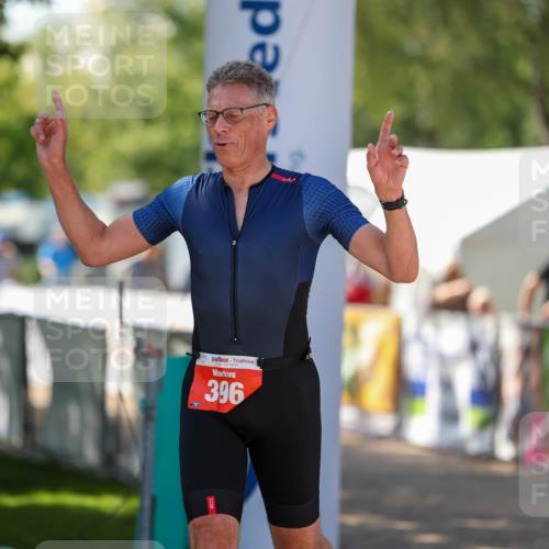 01.09.2024 - 17. Tribühne Triathlon Michael Strokosch http://msf.ph/oto/6909184 01.09.2024 11:51:21 Ziel 396 meine-sportfotos.de