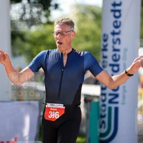 01.09.2024 - 17. Tribühne Triathlon Michael Strokosch http://msf.ph/oto/6909198 01.09.2024 11:51:22 Ziel 396 meine-sportfotos.de