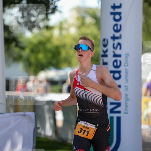 01.09.2024 - 17. Tribühne Triathlon Michael Strokosch http://msf.ph/oto/6909329 01.09.2024 11:53:42 Ziel 311 meine-sportfotos.de