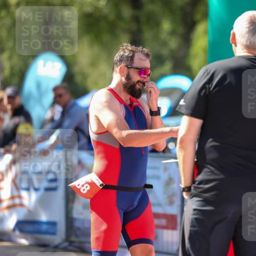 01.09.2024 - 17. Tribühne Triathlon Michael Strokosch http://msf.ph/oto/6909404 01.09.2024 11:54:04 Ziel 388 meine-sportfotos.de