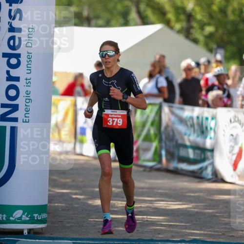01.09.2024 - 17. Tribühne Triathlon Michael Strokosch http://msf.ph/oto/6909413 01.09.2024 11:54:42 Ziel 379 meine-sportfotos.de