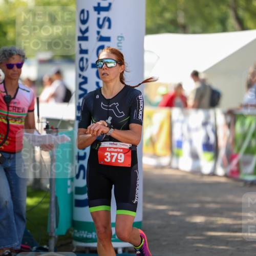 01.09.2024 - 17. Tribühne Triathlon Michael Strokosch http://msf.ph/oto/6909437 01.09.2024 11:54:43 Ziel 379 meine-sportfotos.de