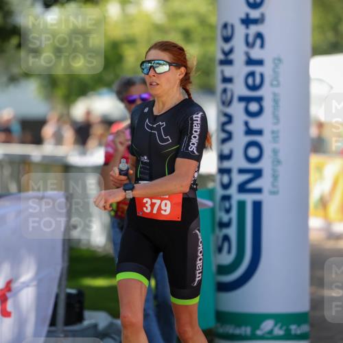 01.09.2024 - 17. Tribühne Triathlon Michael Strokosch http://msf.ph/oto/6909453 01.09.2024 11:54:44 Ziel 379 meine-sportfotos.de