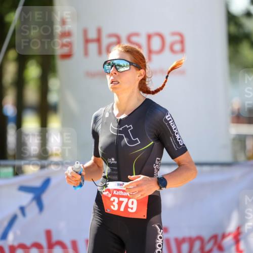 01.09.2024 - 17. Tribühne Triathlon Michael Strokosch http://msf.ph/oto/6909474 01.09.2024 11:54:45 Ziel 379 meine-sportfotos.de