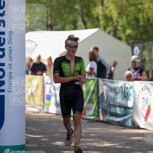 01.09.2024 - 17. Tribühne Triathlon Michael Strokosch http://msf.ph/oto/6909512 01.09.2024 11:55:39 Ziel 346 meine-sportfotos.de