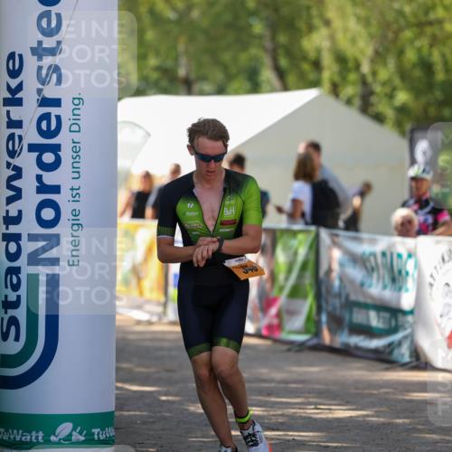 01.09.2024 - 17. Tribühne Triathlon Michael Strokosch http://msf.ph/oto/6909526 01.09.2024 11:55:39 Ziel 346 meine-sportfotos.de