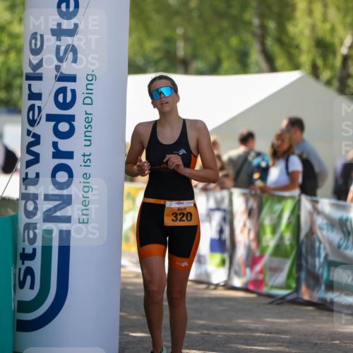 01.09.2024 - 17. Tribühne Triathlon Michael Strokosch http://msf.ph/oto/6909593 01.09.2024 11:57:17 Ziel 320 meine-sportfotos.de