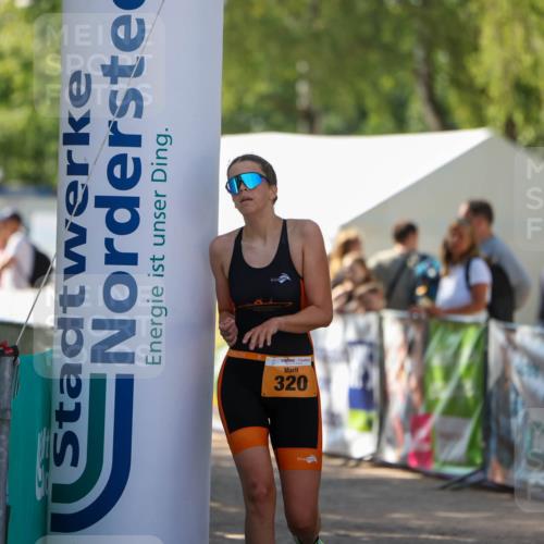 01.09.2024 - 17. Tribühne Triathlon Michael Strokosch http://msf.ph/oto/6909597 01.09.2024 11:57:17 Ziel 320 meine-sportfotos.de