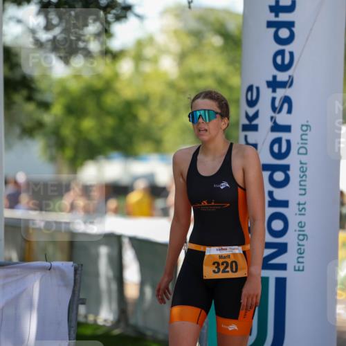 01.09.2024 - 17. Tribühne Triathlon Michael Strokosch http://msf.ph/oto/6909635 01.09.2024 11:57:19 Ziel 320 meine-sportfotos.de
