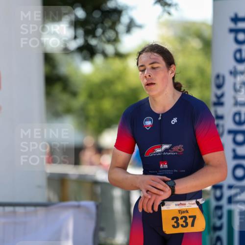 01.09.2024 - 17. Tribühne Triathlon Michael Strokosch http://msf.ph/oto/6909713 01.09.2024 11:57:40 Ziel 337 meine-sportfotos.de