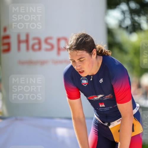 01.09.2024 - 17. Tribühne Triathlon Michael Strokosch http://msf.ph/oto/6909732 01.09.2024 11:57:42 Ziel 337 meine-sportfotos.de