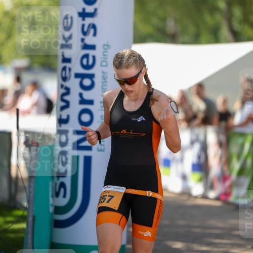01.09.2024 - 17. Tribühne Triathlon Michael Strokosch http://msf.ph/oto/6909776 01.09.2024 11:58:09 Ziel 357, 367, 432 meine-sportfotos.de