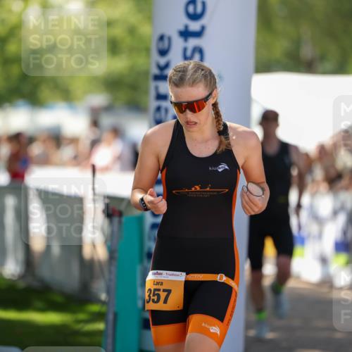 01.09.2024 - 17. Tribühne Triathlon Michael Strokosch http://msf.ph/oto/6909789 01.09.2024 11:58:10 Ziel 357, 367, 432 meine-sportfotos.de