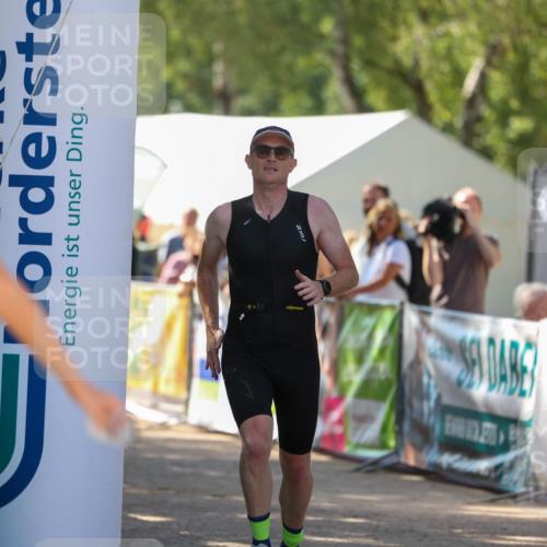 01.09.2024 - 17. Tribühne Triathlon Michael Strokosch http://msf.ph/oto/6909809 01.09.2024 11:58:11 Ziel 357, 367, 432 meine-sportfotos.de
