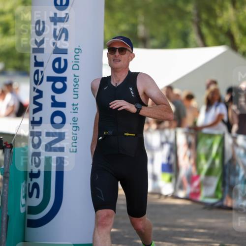 01.09.2024 - 17. Tribühne Triathlon Michael Strokosch http://msf.ph/oto/6909831 01.09.2024 11:58:12 Ziel 357, 367, 432 meine-sportfotos.de