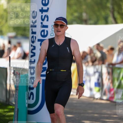 01.09.2024 - 17. Tribühne Triathlon Michael Strokosch http://msf.ph/oto/6909836 01.09.2024 11:58:12 Ziel 357, 367, 432 meine-sportfotos.de