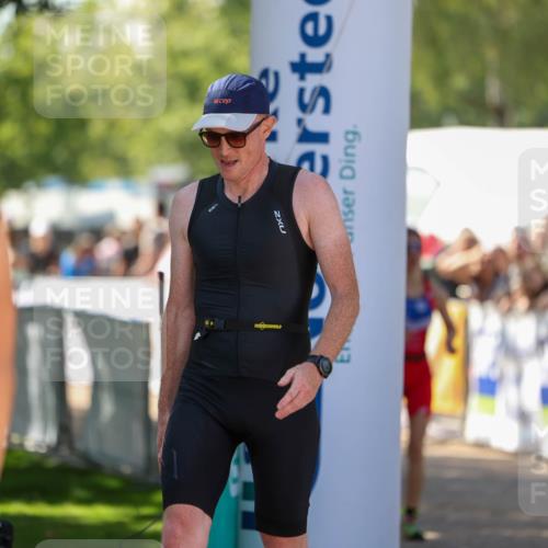 01.09.2024 - 17. Tribühne Triathlon Michael Strokosch http://msf.ph/oto/6909848 01.09.2024 11:58:12 Ziel 357, 367, 432 meine-sportfotos.de